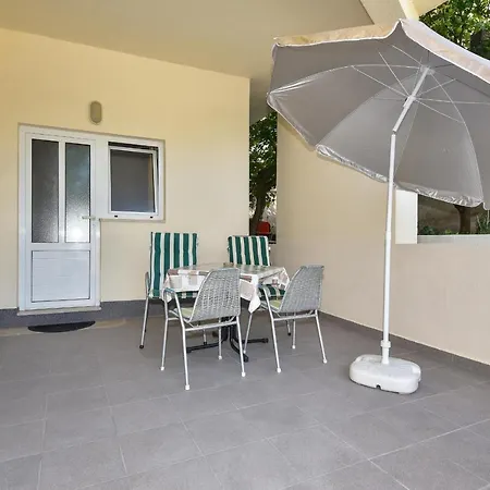 Ivana Apartamento *
